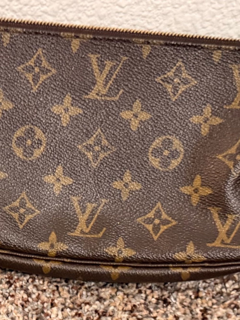 Louis Vuitton Monogram Shoulder Bag in Brown and Gold has strap but not attached - Picture 5 of 12